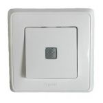 Переключатель Legrand 1-клавишный на 2 напр. с подсветкой, цвет: белый