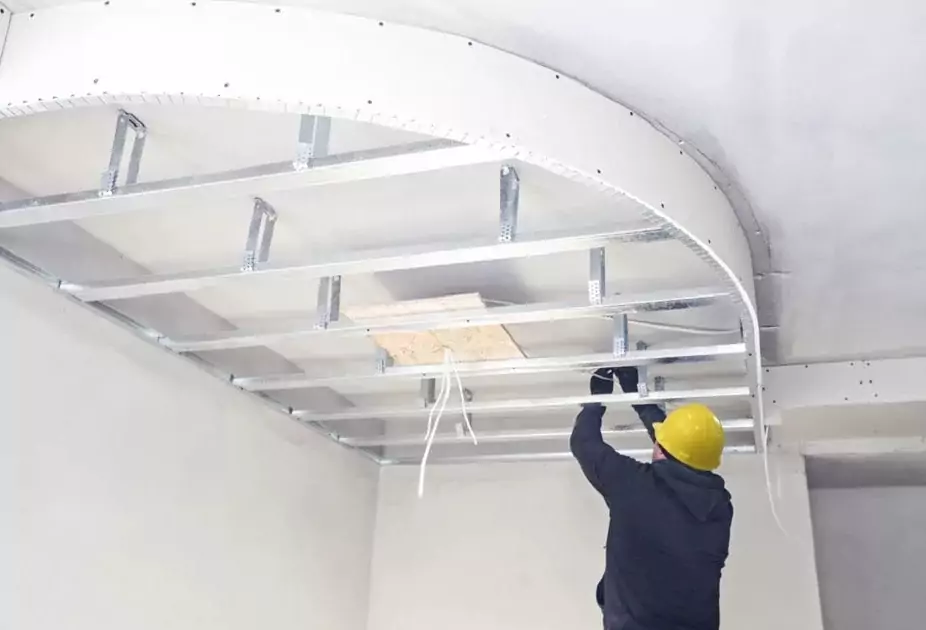 Монтаж двухуровневого натяжного потолка своими рукам